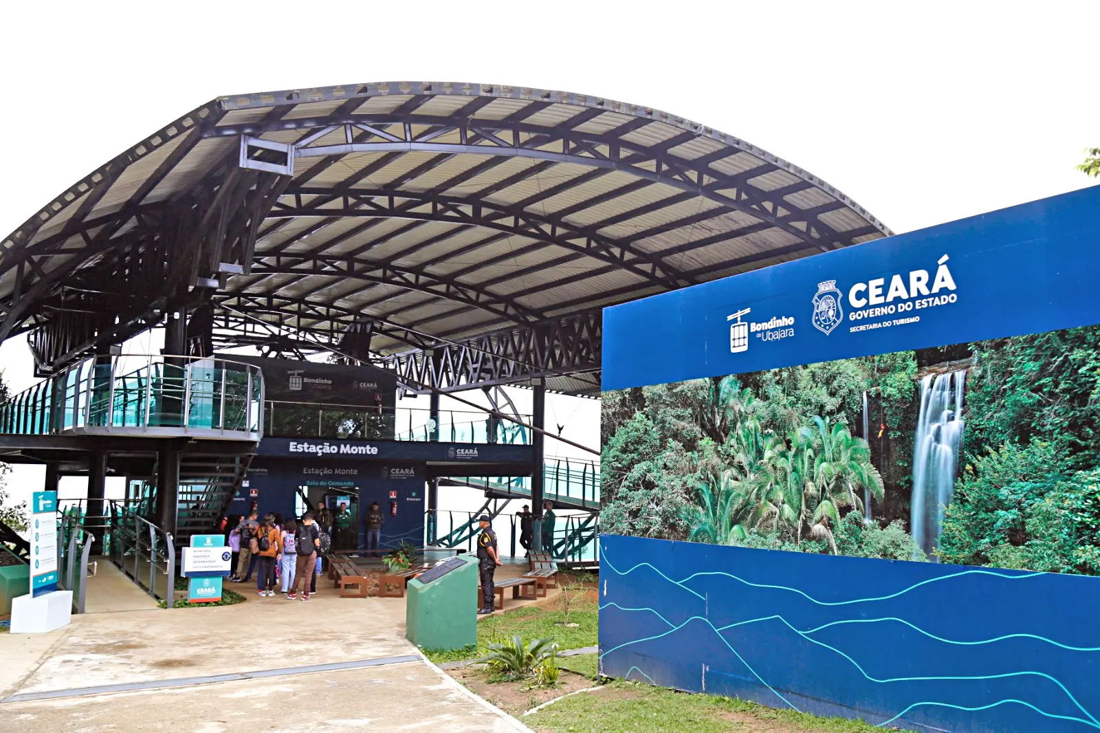 Obra especial de mobilidade por cabos